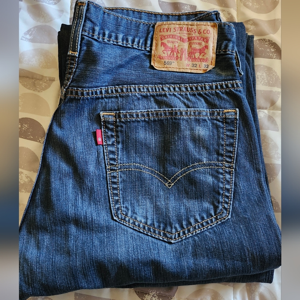 COPY -  Authentic Levis 569 32/32